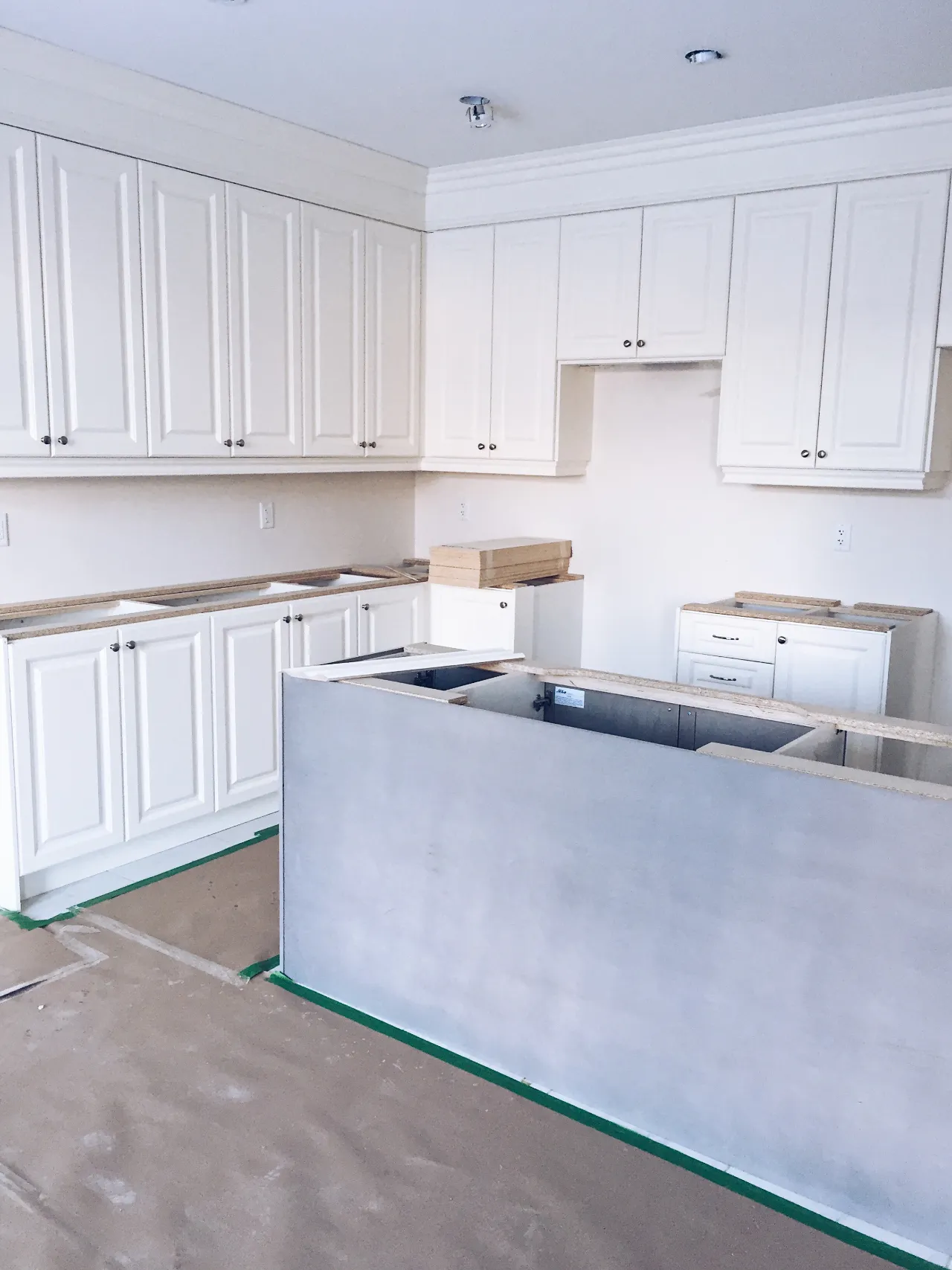 New kitchen cabinet painting